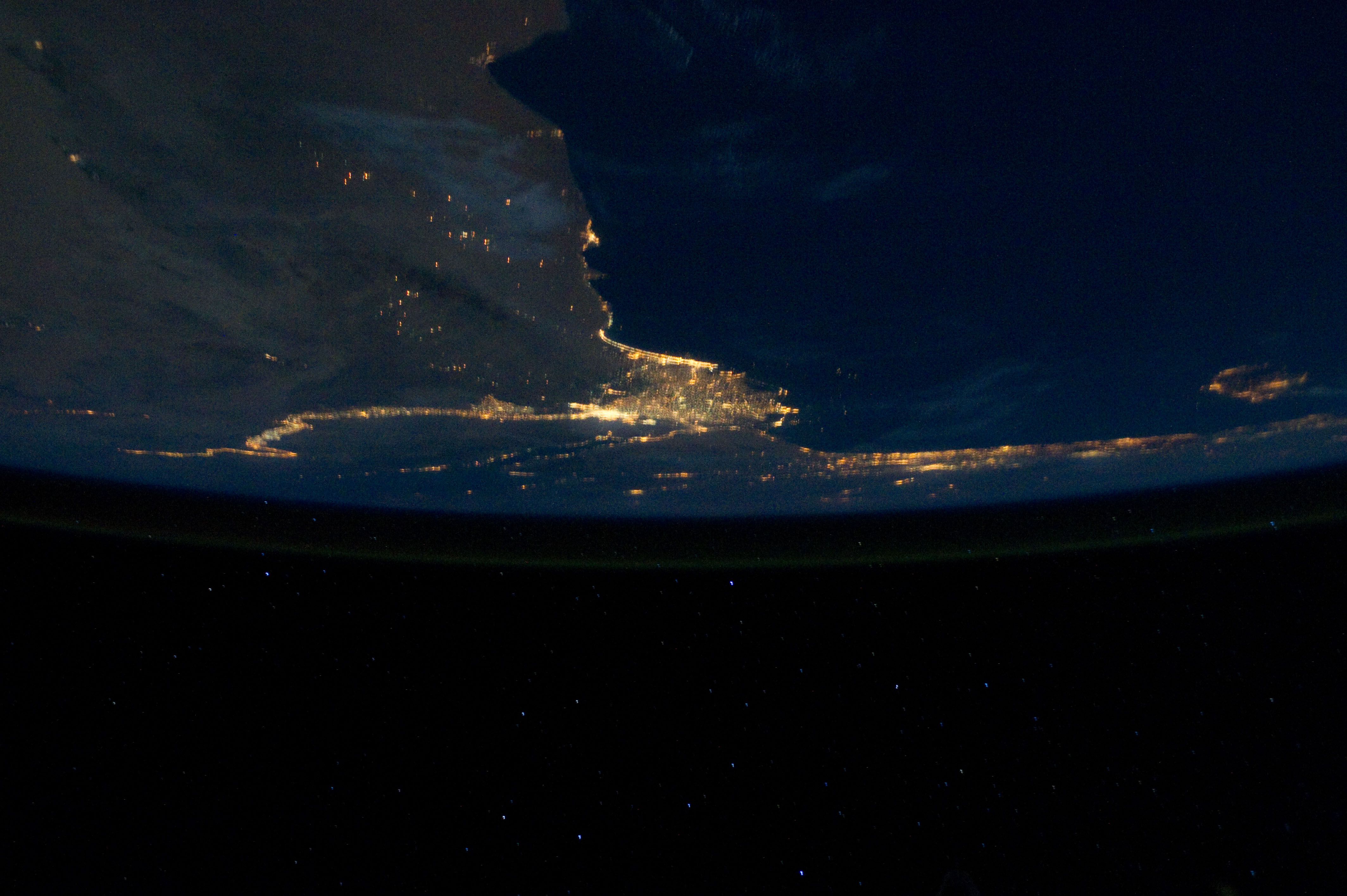 Космонавтам видны планеты. Вид земли из космоса. Красивый вид из космоса. О земле и космосе. Звезды вид из космоса.