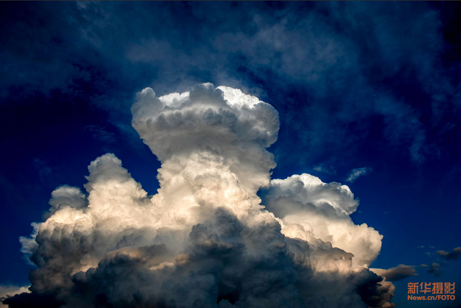 В куче не страшны тучи. Страшные облака. Облако в форме черепа. Облако взрыва. Китайские облака.