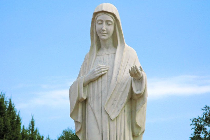 Статуя Девы Марии, г. Публие